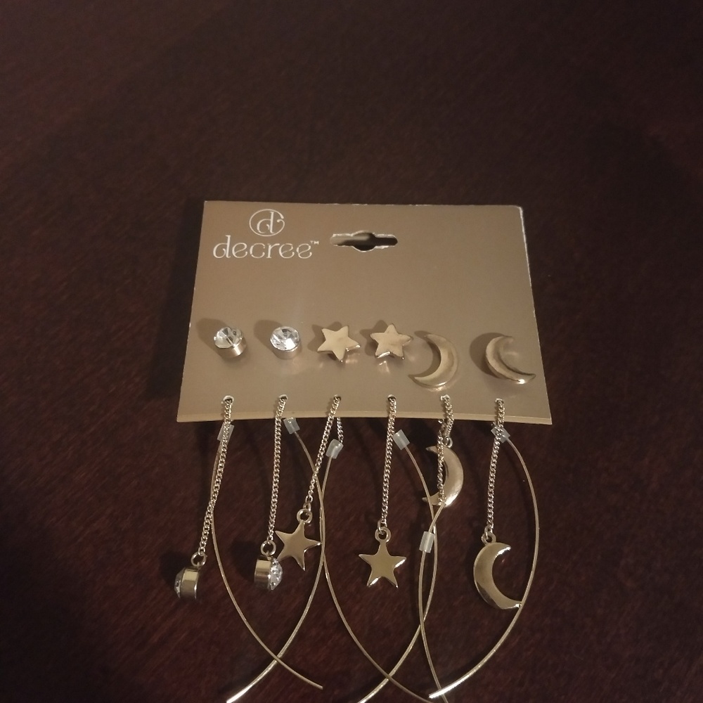 **NFS PENDING SALE** ONE EARRING BUNDLE 6 Sets